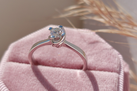 Why Choosing a Trusted Brand for Your Engagement Ring in Greece Matters